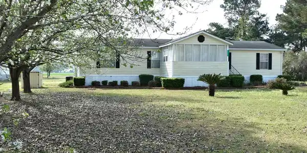 1379 Ralph Bell Road
