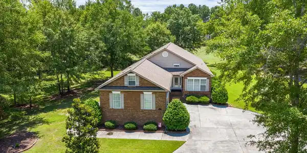 24 Lake Arbu Drive