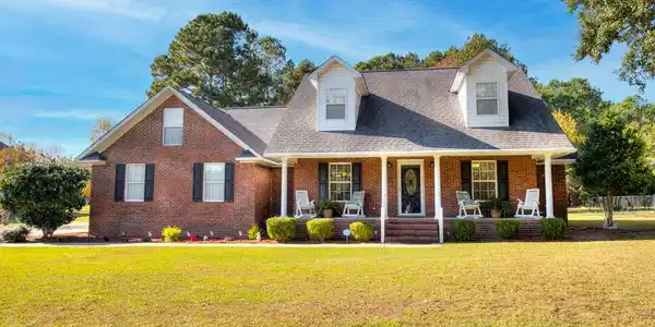 1466 Lakeview Drive