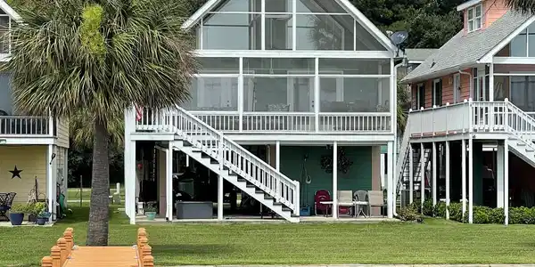 1061 Island Court