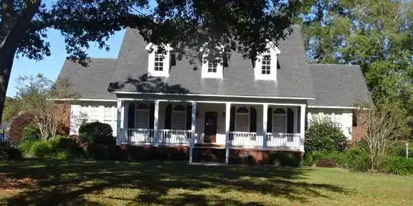 20 WOODLAKE DR