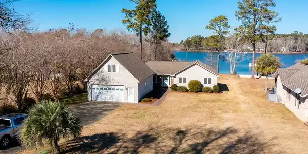 1220 Shore Dr