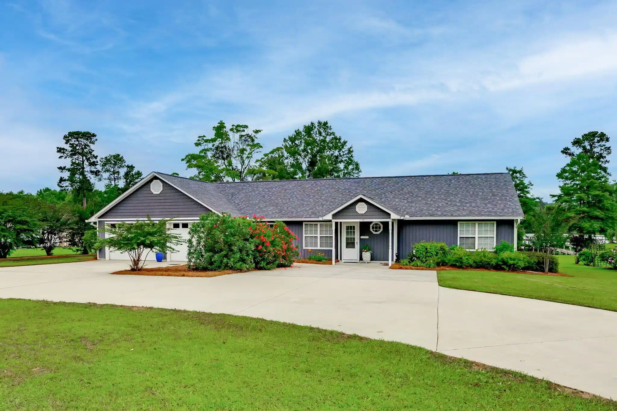 Image 1: 1-web-or-mls-1170 Shore Dreive - 001
