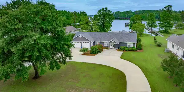 Image 2: 2-web-or-mls-1170 Shore Dreive - 002