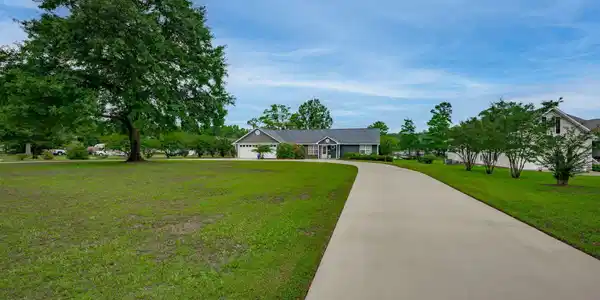 Image 4: 4-web-or-mls-1170 Shore Dreive - 004