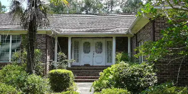 1045 Deer Trail
