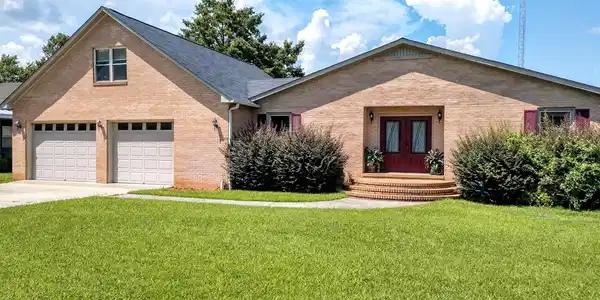 1159 Waters Edge Dr
