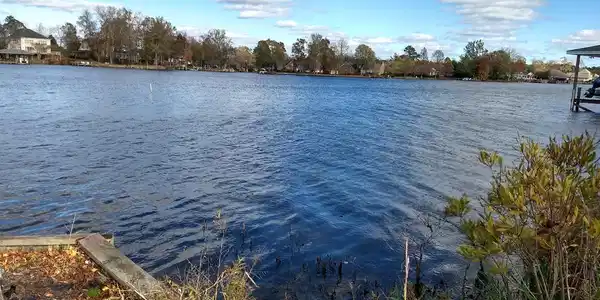 28 Woodlake Dr