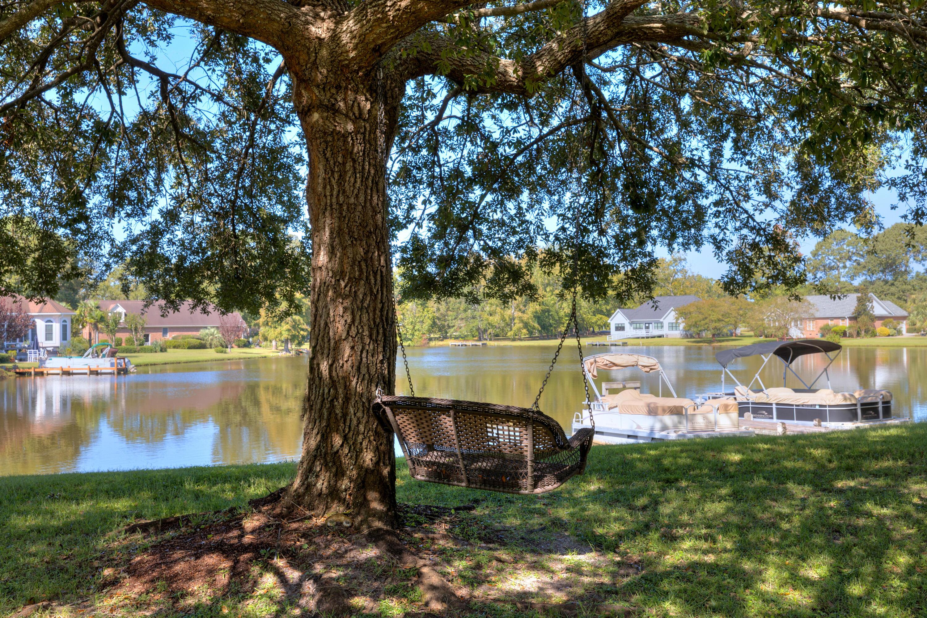 Image 1: LAKE VIEW