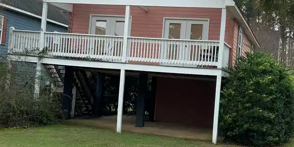 1046 Island Court