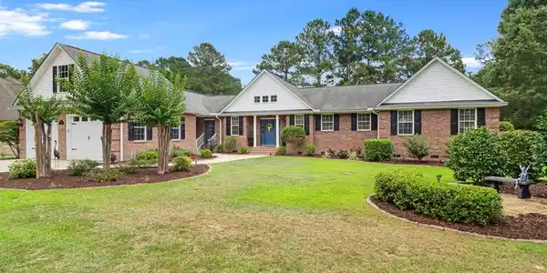 302 Lake Arbu Drive