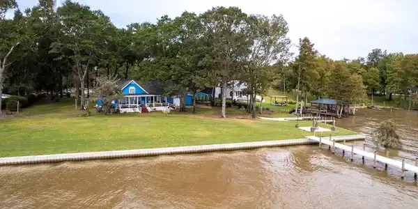 1063 Circle Drive