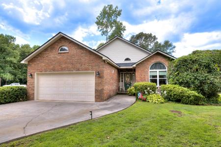 800 Bentwood Circle
