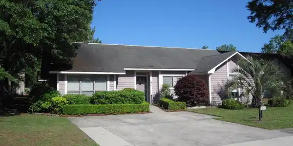 8 Thomas Walter Circle
