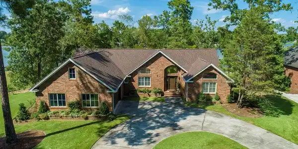 9 Green Lake Drive