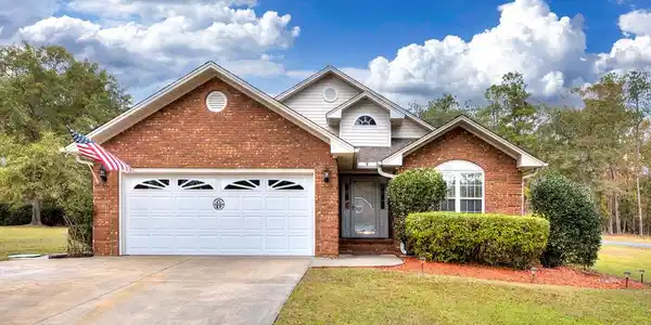 101 Oakview Circle