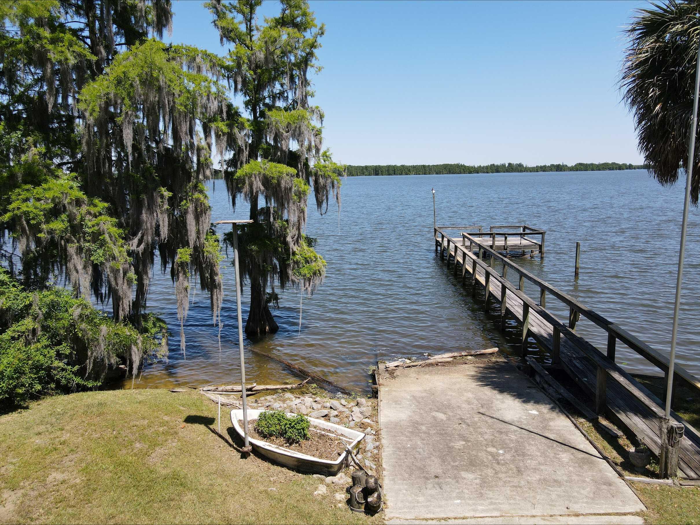Image 3: Boat Ramp R