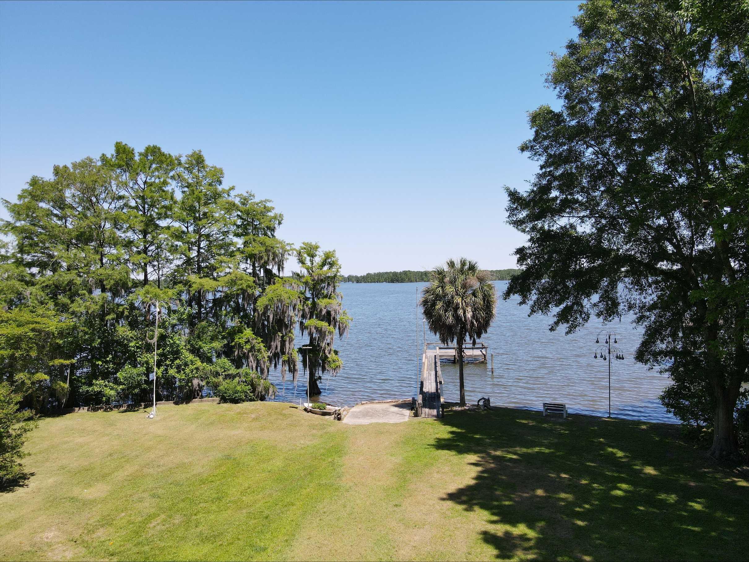 Image 4: Yard to Lake 1 R