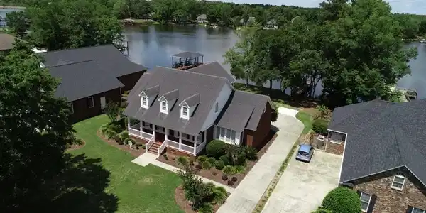 20 Woodlake Dr.
