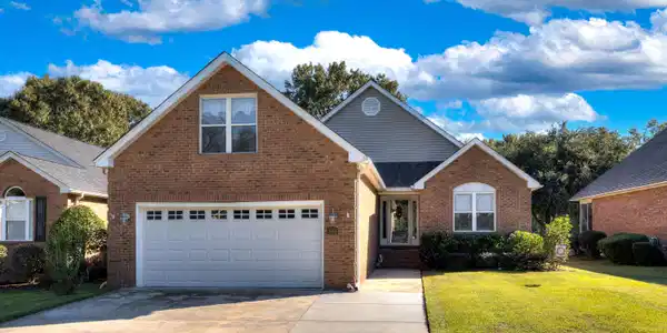 104 Oakview Circle