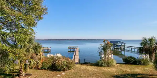 Image 2: 77-web-or-mls-443 Santee Dr-302