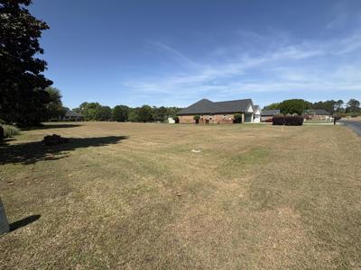 13 N Lake Circle
