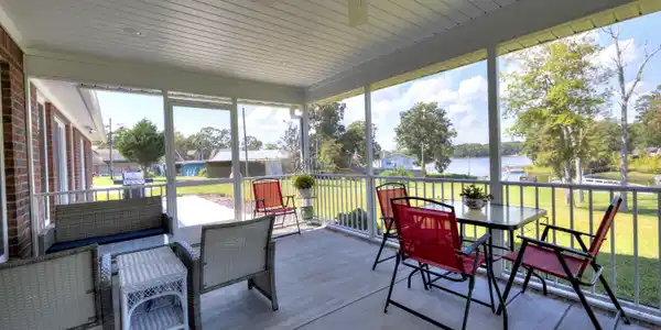 Image 3: 12