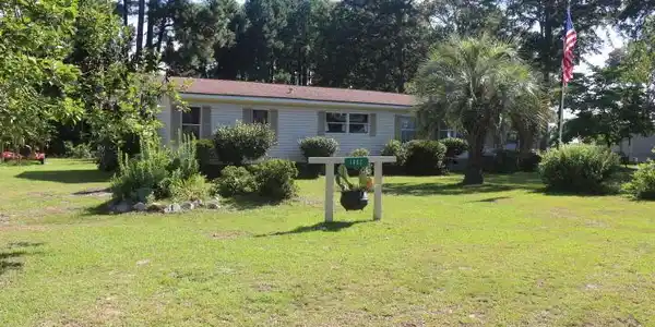1407 Edmonds Way