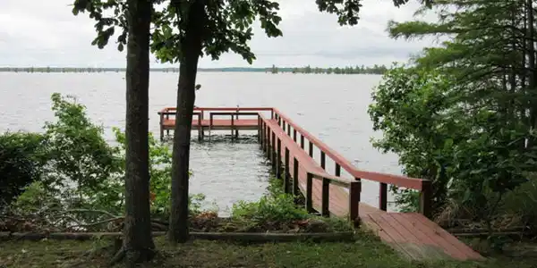 105 WATERSIDE LN