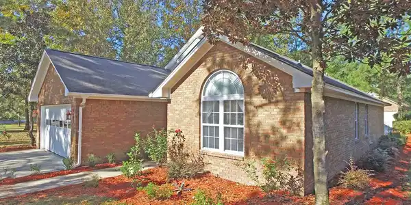 817 BENTWOOD CIR
