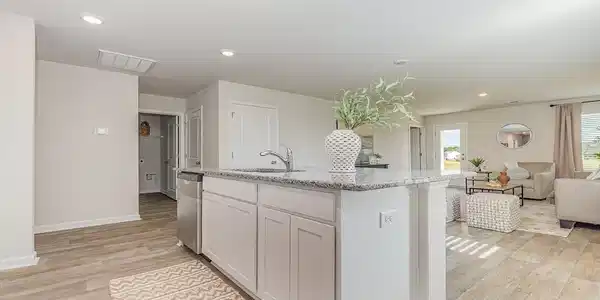 Image 4: Devon Kitchen 6