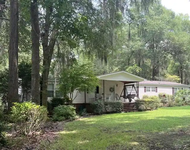Image 1: Double Pond main view