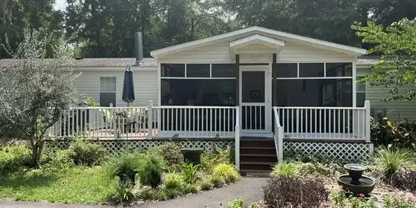 Image 2: Double Pond main rear view