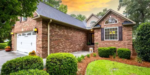 206 RIDGE LAKE DR