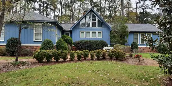 121 Cooper Circle