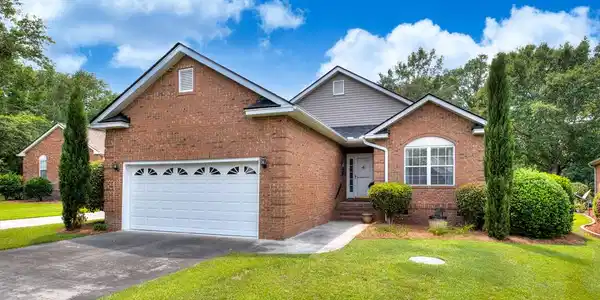 126 Oakview Circle