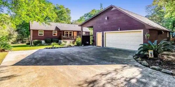 414 Riverside Drive