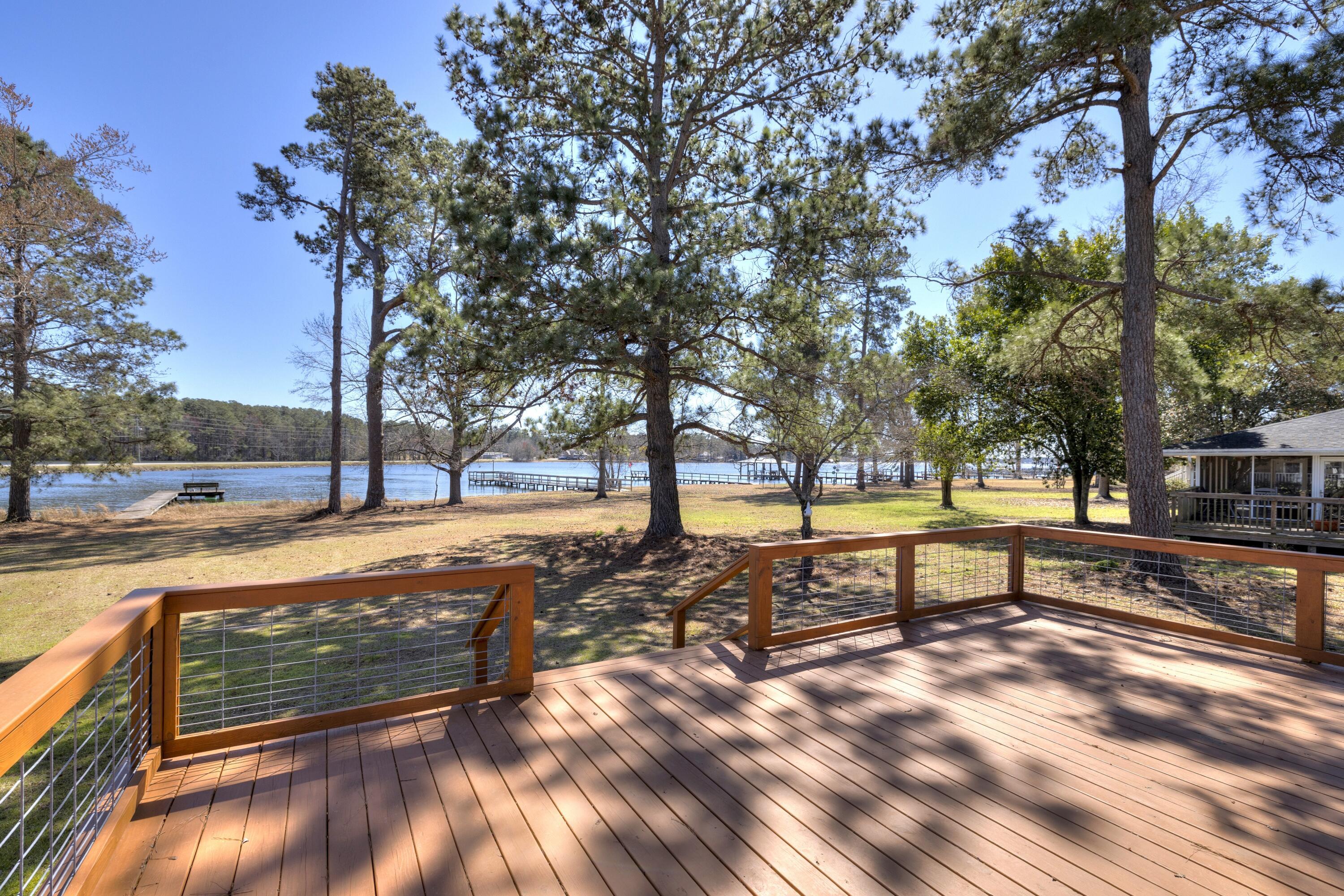 Image 4: waterfront view lake shore view 2
