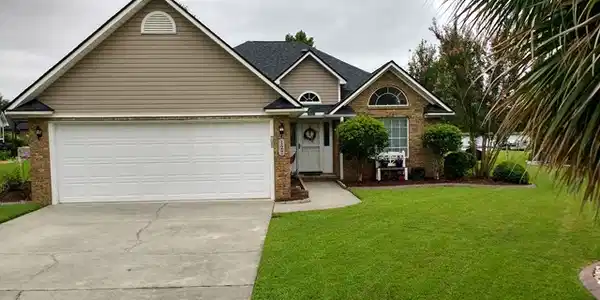 127 RIDGE LAKE DR