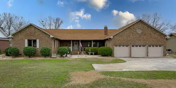 1332 Waters Edge Drive