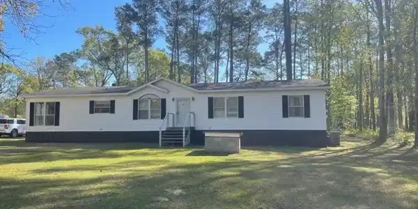 1372 Community Drive