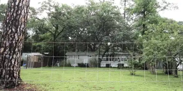 321 Fountain Lake Dr