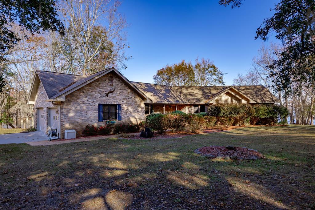 126 Lake Marion Drive, Elloree, SC lhrmls01936541