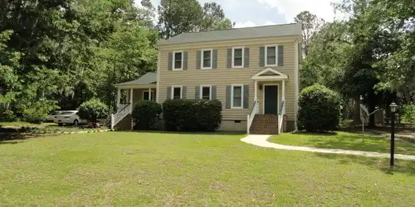 20 & 10 Hunters Path