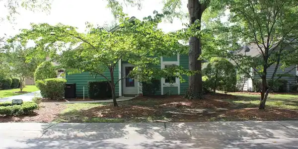 4 PETER COLLINSON RD