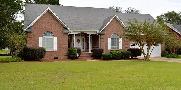 1473 Lakeview Dr.