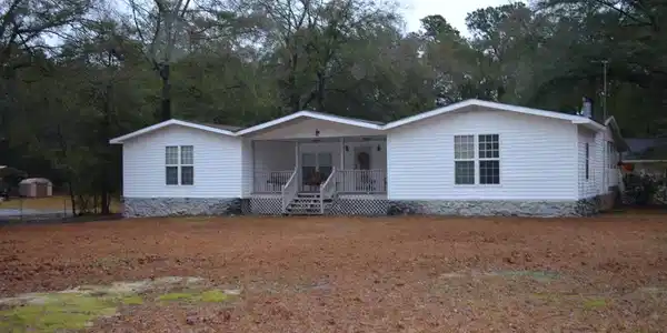 1076 Hickory Dr