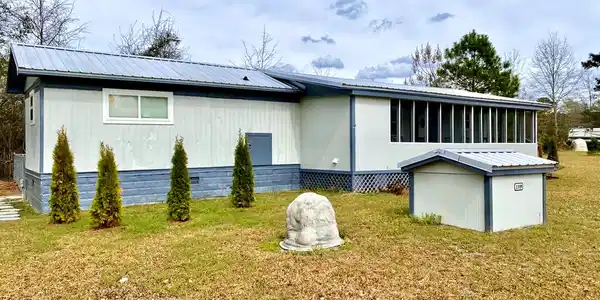 1319 James Loop Rd
