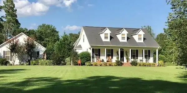 1328 Tom Charles RD