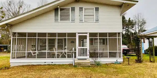 1125 HOLLAND RD